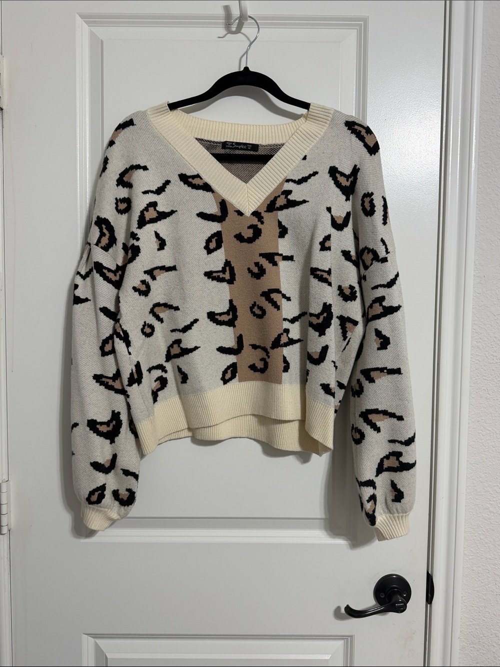 Le Lis Cream Leopard-Print V-Neck Sweater with Tan Accents